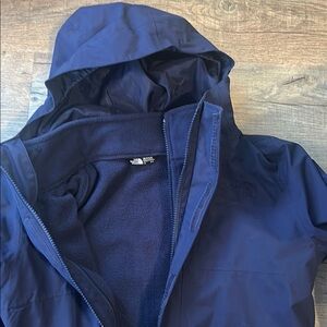The North Face navy Hooded Ski coat jacket. Size 14/16